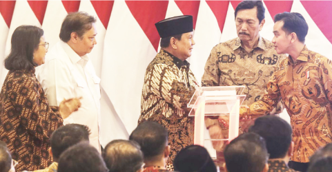 Presiden Prabowo beserta Wapres Gibran dalam acara di Istana Merdeka. Foto : Ist