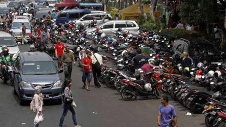 Salah satu parkir liar di Jakarta. Foto : Ist