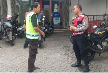 Polsek Pamulang ketika memintai keterangan saksi terkait kasus dugaan penganiayaan.