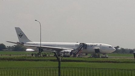 Pesawat Saudi Airlines kembali mendarat di Bandara Kualanamu, Medan. Foto : Ist