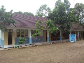 Situasi SDN Pasirgombong 1 di Kecamatan Bayah, Kabupaten Lebak yang minim siswa baru pada masa SPMB tahun ajaran 2025-2026.