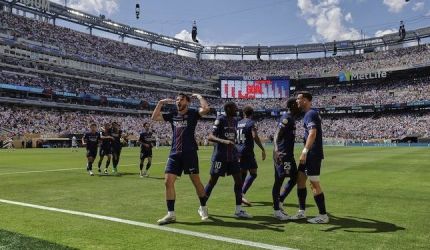 Selebrasi skuad PSG usai menang dari Madrid. Foto : Ist