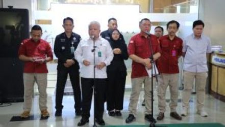 Konferensi pers oleh Kejagung dalam rangka kasus pengelolaan minyak mentah. Foto : Ist