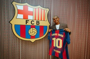 Lamine Yamal pemain Barca no punggung 10. Foto : Ist