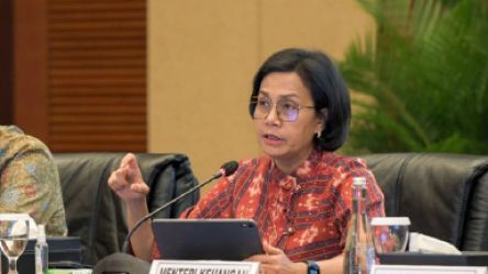 Menkeu Sri Mulyani saat rapst bersama d8 Gedung DPR. Foto : Ist