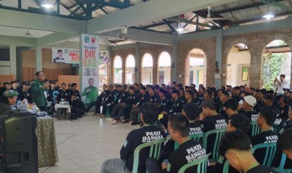 Ketua DPW PKB Banten, Ahmad Fauzi sedang memberikan materi pada acara DIKBAR DKC Panji Bangsa Kabupaten Pandeglang di Baitul Hamdi Menes, kemarin.
