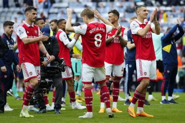 Selebrasi skuad Arsenal usai menang 5-0 dari Leeds. Foto : Ist