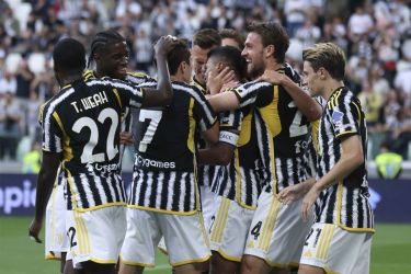 Selebrasi Juventus usai menang 2-0 dari Parma. Foto : Ist