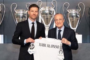 Xabi Alonso (kiri) kini berkarir sebagai pelatih Real Madrid. Foto : Ist