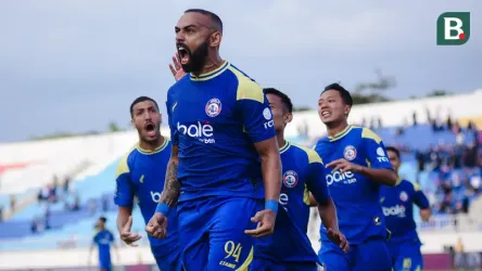 Bomber Arema asal Brazil Dalberto Luan Belo (94) sukses cetak Hattrick. Foto : Ist