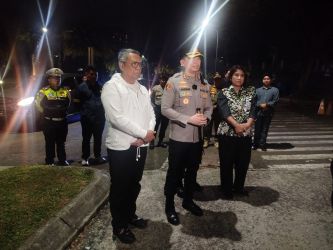 Wali Kota Tangsel, Benyamin Davnie bersama jajaran Forkopimda saat melaksanakan patroli gabunhan skala besar, Senin (1/9) dini hari.