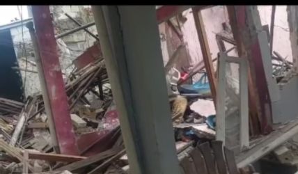 Sebuah rumah di Jalan Talas II, Pamulang hancur karena ledakan. Foto : Ist