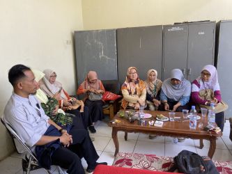 Para pihak Ormit IGTKI-PGRI, IGRA, HIMPAUDI, dan Forum Pembinaan PAUD, sedang melakukan koordinasi di Disdikpora Pandeglang, Selasa (23/9).