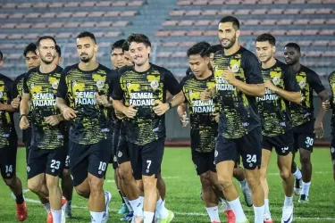 Skuad Semen Padang siap menjamu PSBS Biak. Foto : Ist