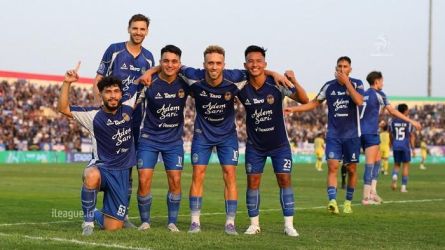 Selebrasi Skuad Persita usai mencukur 4-0 PSIM.Foto : Ist