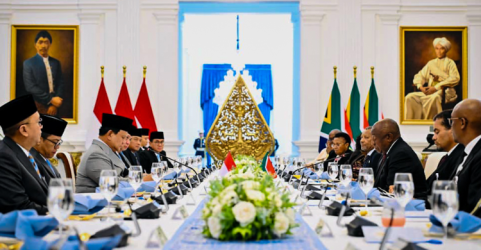 Presiden Prabowo saat menjamu makan malam Presiden Afrika Selatan Matamela Cyril. Foto : Ist