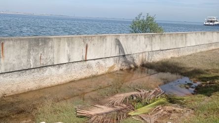 Tanggul di Pantai Mutiara, Jakarta Utara. Foto : Ist
