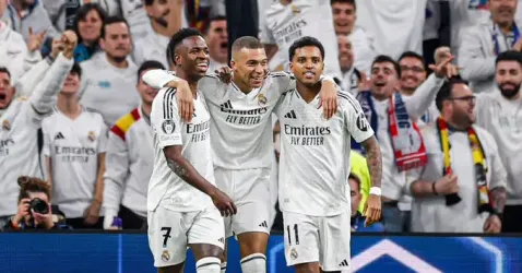 Selebrasi skuad Madrid usai Mbappe cetak gol. Foto : Ist