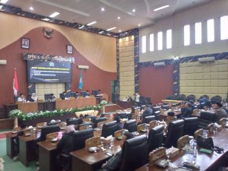 Suasana rapat paripurna di Gedung DPRD Kabupaten Pandeglang.(Ari Supriadi/tangselpos.id)