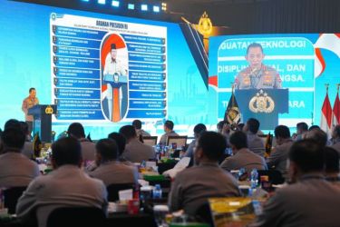 Kapolri Jenderal Listyo Sigit Prabowo saat memberi pengarahan pada Rapim TNI-Polri. Foto : Ist
