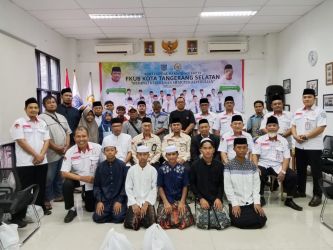BERBAGI. Forum Kerukunan Umat Beragama (FKUB) Kota Tangerang Selatan (Tangsel) kembali menebar kebaikan melalui kegiatan bertajuk “Berbagi Berkah di Bulan Suci Ramadan”.