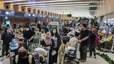 Antrian calon penumpang di Terminal 1 Bandara Soekarno-Hatta. Foto : Ist