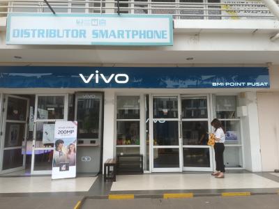 Outlet premium Vivo BMI di kawasan Times Square Paramount Gading Serpong. (tangselpos.id/lim)