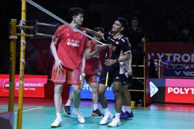 Ganda putra Fajar/Fikri langsung angkat koper usai kalah dari wakil China Chen Bo Yang/Liu Yi. Foto : Ist