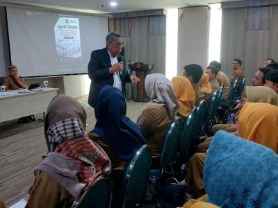 Wali Kota Tangsel, Benyamin Davnie dalam rapat teknis penilaian kinerja penyelenggaraan pelayanan publik.