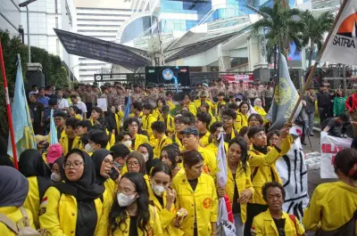Mahasiswa melakukan demo di Bunderan HI pada Jumat (12/6/2026). Foto : Ist