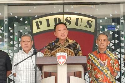 Mantan Jaksa Agung Muda Tindak Pidana Khusus (Jampidsus) Febrie Adriansyah (tengah). Foto : Ist