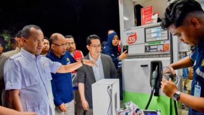 Menteri ESDM Bahlil saat sidak ke Pom BBM beberapa waktu yang lalu. Foto : Ist