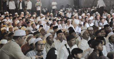 Jamaah Tabligh Akbar memadati GOR Serbaguna Raudhatul Ihsan, Depok, Selasa (15/9/2026) malam. Foto : Dhimas MG