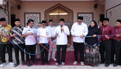 Bupati Tangerang Moch. Maesyal Rasyid meresmikan Masjid Nila Sari di lingkungan Qonita Islamic Boarding School, Cisauk, Rabu (14/10/2026). Foto : Humas Kab. Tangerang